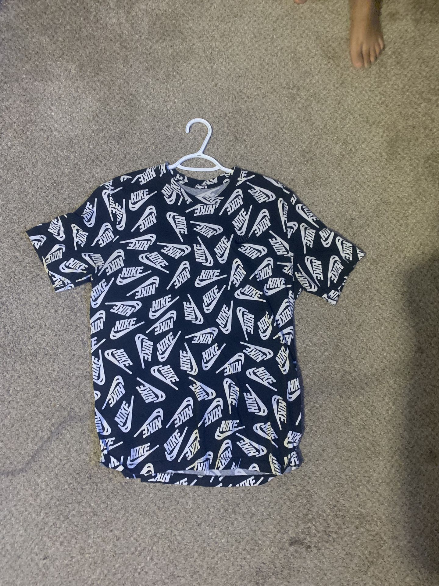 Nike Camo Swoosh Tee – Men’s Medium White Camo Shirt