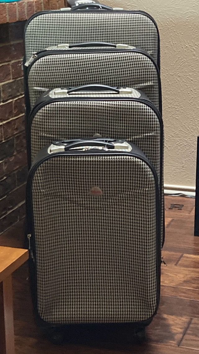 *NEW* 3-piece Soft Side Luggage Set