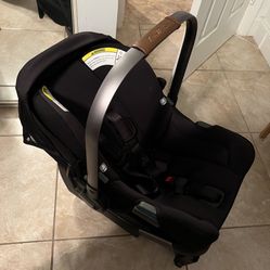 Nuna Infant Car seat