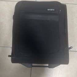 SAMSANITE SUITCASE