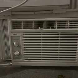 Window AC Big And Small
