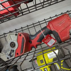 Milwaukee M12 PVC Plastic Pipe Shear Cutter, Tool-Only