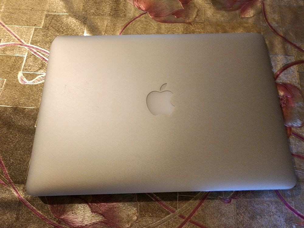 Apple MACBOOK AIR 13"
Latest MacOS Monterey
8GB RAM 256 GB STORAGE
condition
$200
Pickup in Long Beach