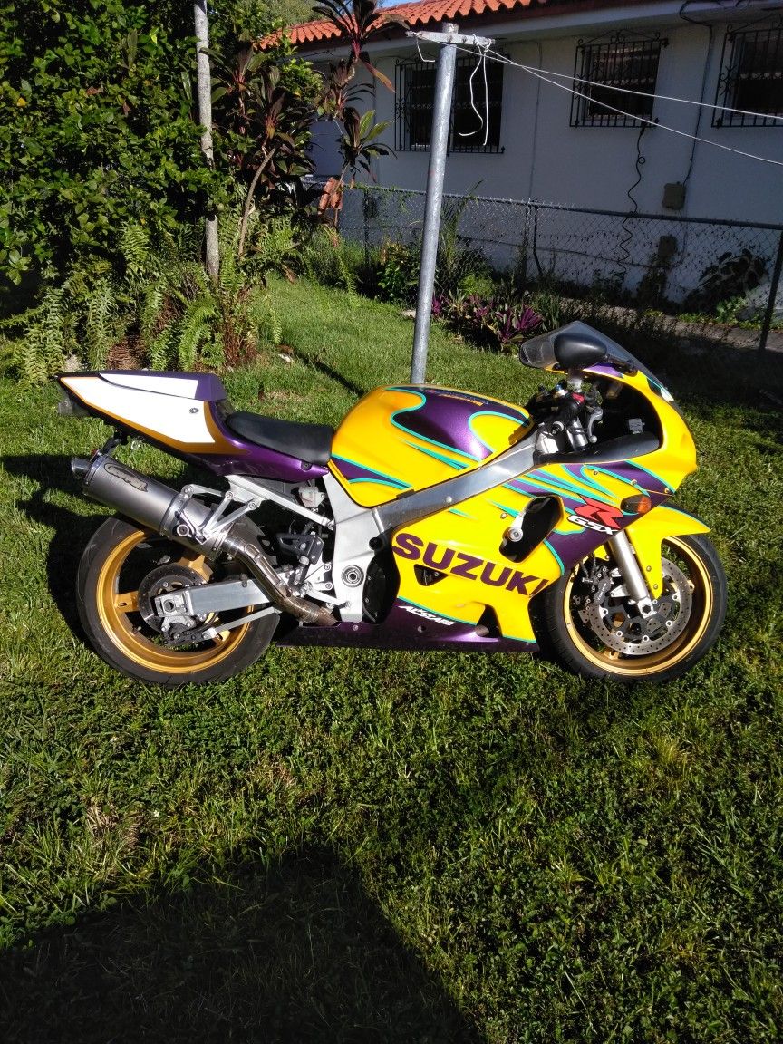 Motorcycle Gxsr 600