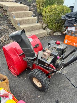 Craftsman 28’’ Snow Blower - Electric Start