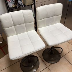 2 Stool / Silla Halta 