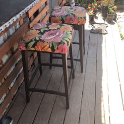 In Wasco - 2 Bar Stools $60 Set