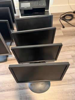 9 Dell 22 inch monitor