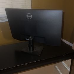 Dell Monitor Set Of 2 With Key Board  An Mouse 