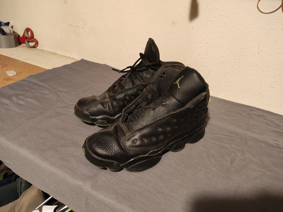 Jordan 13. Black Green. Size 5.5Y