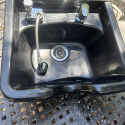 Black Plastic Shampoo Bowl