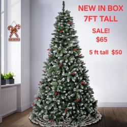 Brand New In Box! 5ft & 7ft Flocked Christmas Tree With Berries & Pines Arbol De Navidad Indoor Outdoor Holiday Decor