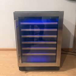 Whirlpool Wine Cooler 24” Built-In – Works Great