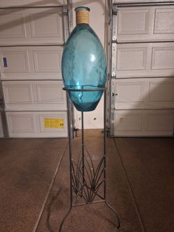Big vase with stand