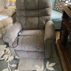 Power Lift Recliner 