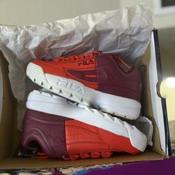 Fila Women’s Shoes Brand New Never Worm Size 5.5 25$ 