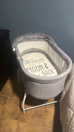 Baby Bassinet with Mattress Pad