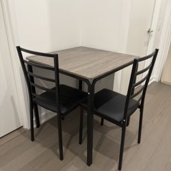 Dining table + Chairs