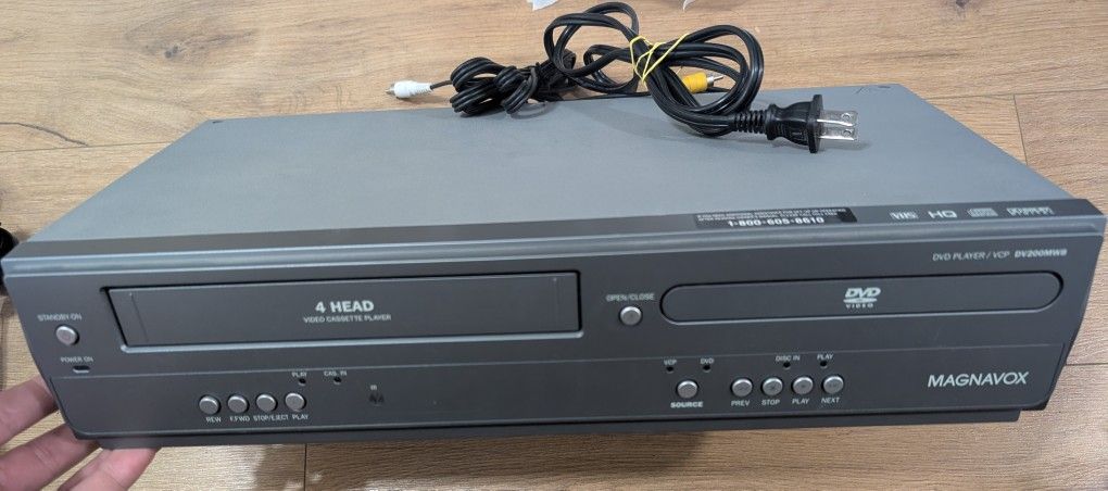 Magnavox DV200MW8 DVD VHS Combo Player VCR - Tested Working