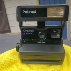 Polaroid Camera , Very Nice Shape !
