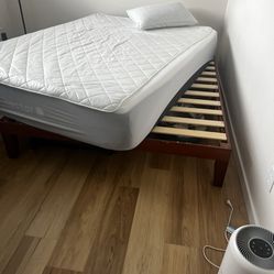Queen Bed For Sale! (Greenwood Seattle )