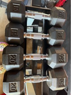 20lb Dumbbells 💪🏽 !!