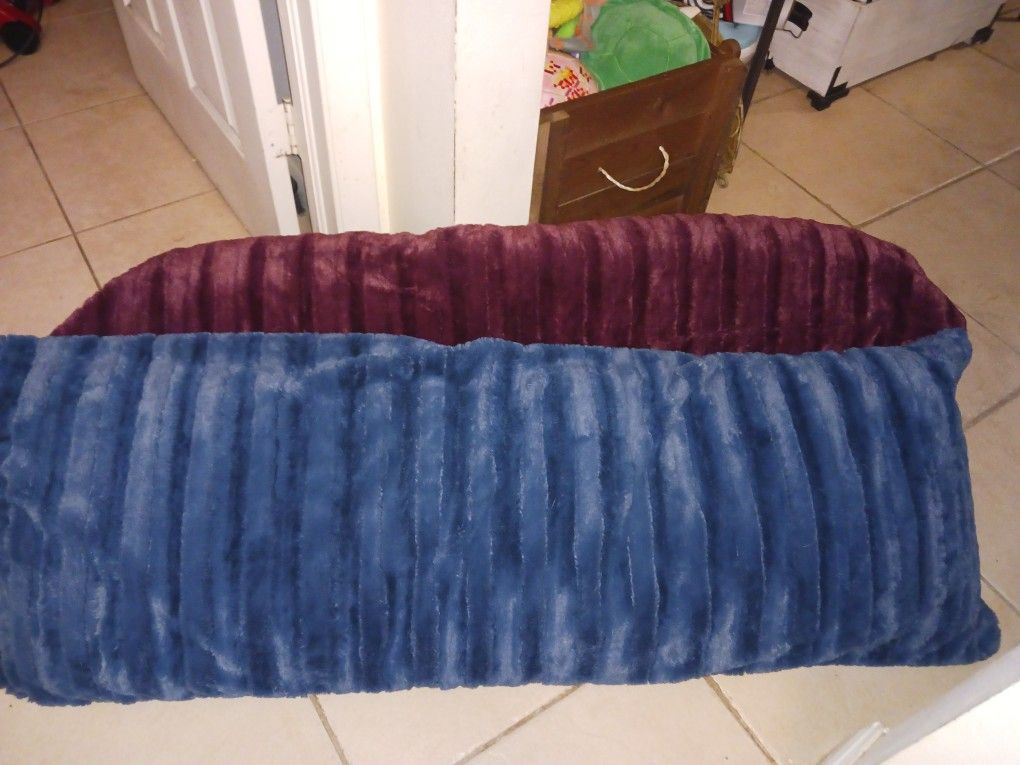 2 Lik3 New Bed An Bath Body Sz Pillows Has Zip Off Covers To Wash Paid 40 Each Sell 15 Both Firm Look My Post Tons Item Low Prices Too