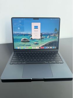 Apple MacBook Air (2022, M2) - 16GB Ram - 256 GB Unified Memory