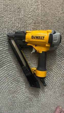 DE WALT nail gun