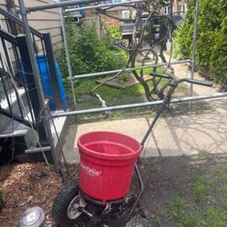 Fertilizer cart