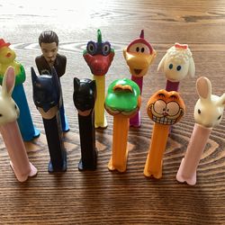 Vintage PEZ Dispensers - 11 piece lot
