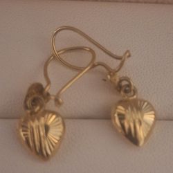 14k Gold Par De Aretes.