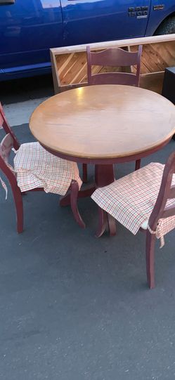 Small breakfast nook table