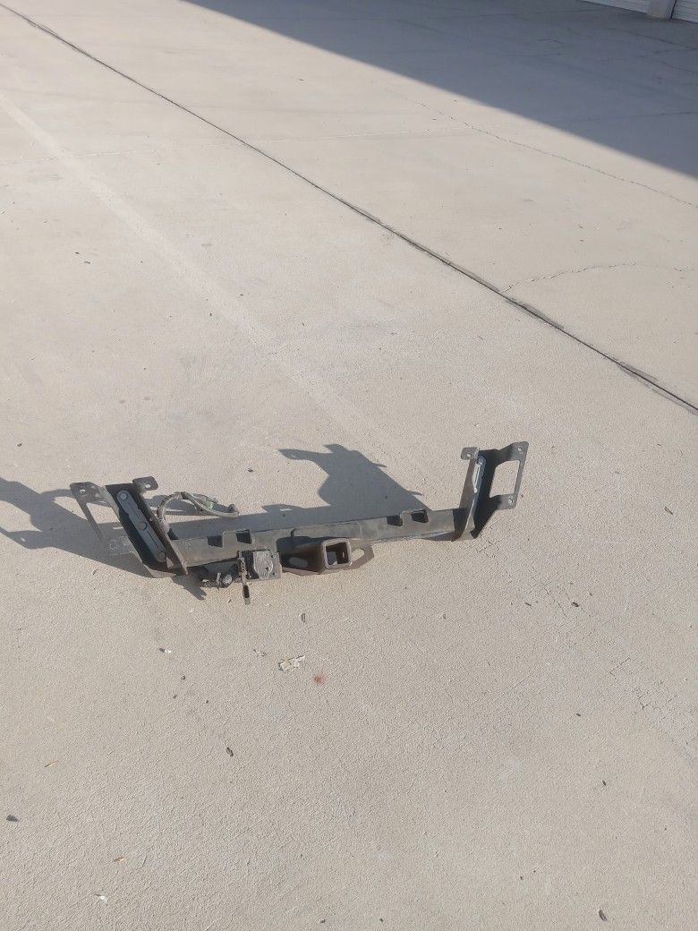 09 To 14 Trailer Hitch Ford 150 ( Oem)