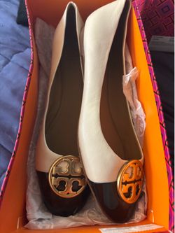 Tory Burch Cap Toe Flats 9 Cream Black NEW