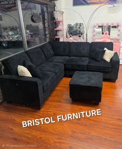 ❇️ Sectional Sofa with Ottoman, Black Chenille Fabric, USB Plugs, New in the Box.