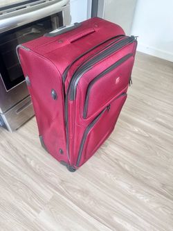Swiss Gear large luggage/suitcase, unused