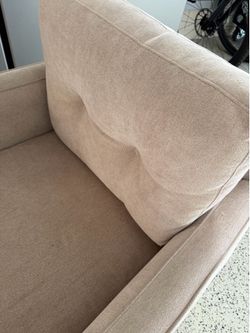 Swivel corner chair 31” wide 31” tall