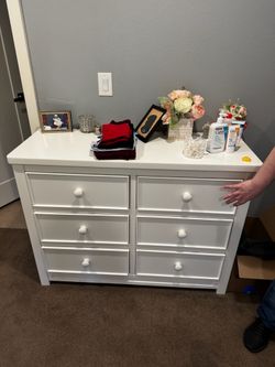 White 6-Drawer Dresser – Great Condition – $125 OBO