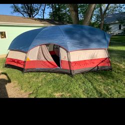 SWISS GEAR 10 PERSON TENT