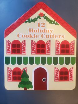 Holiday cookie cutter set 12x brand new