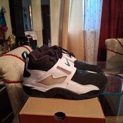 Nike Diamond Turf 93