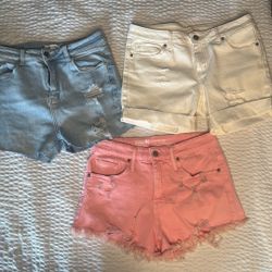 Woman’s Cute Off Shorts Sizes 3/5 $5 Each 