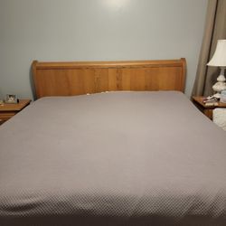 Simply Amish King Bed With Serta Adjustable Frame With Remote