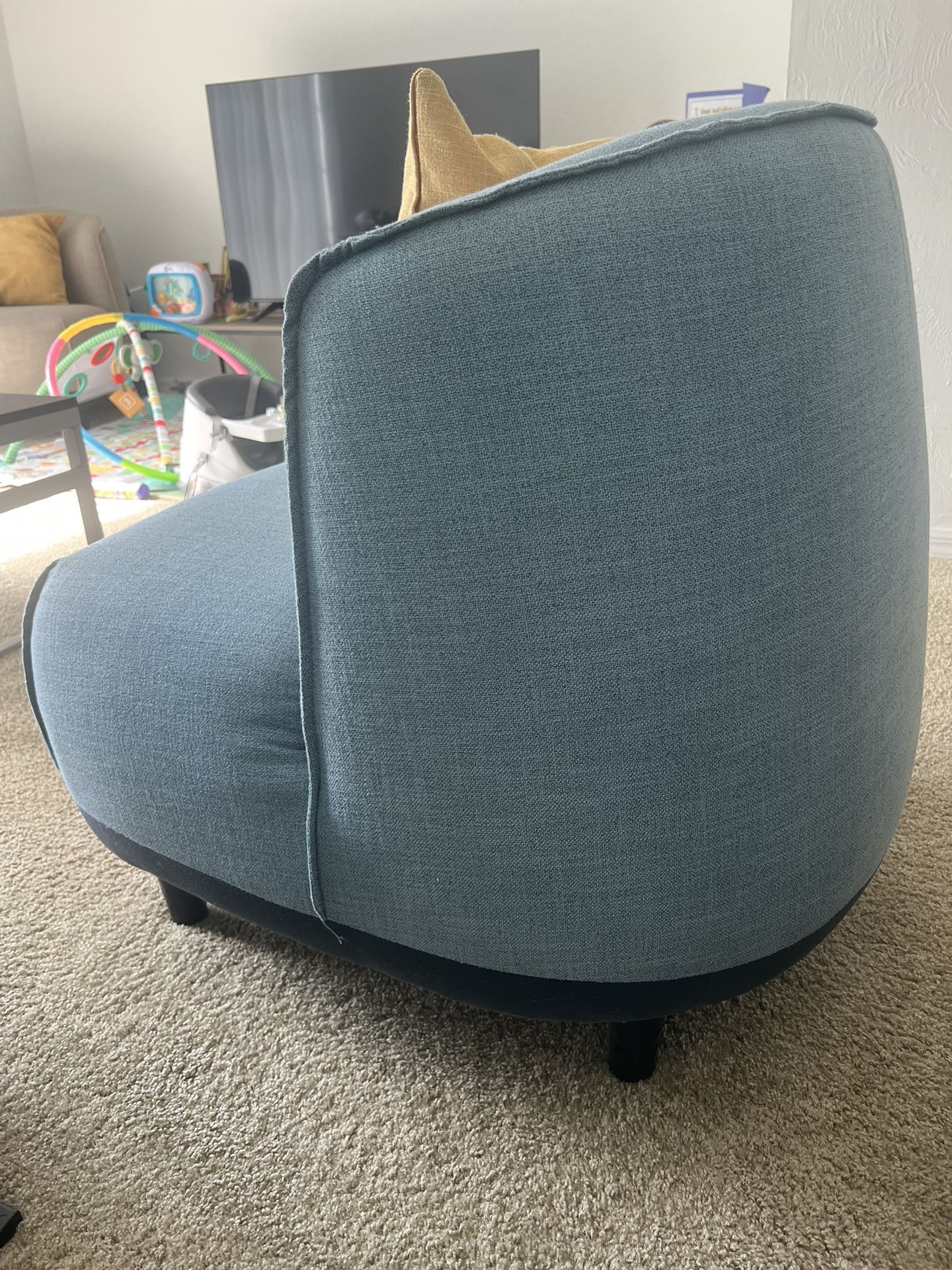 2 Pieces Like New
