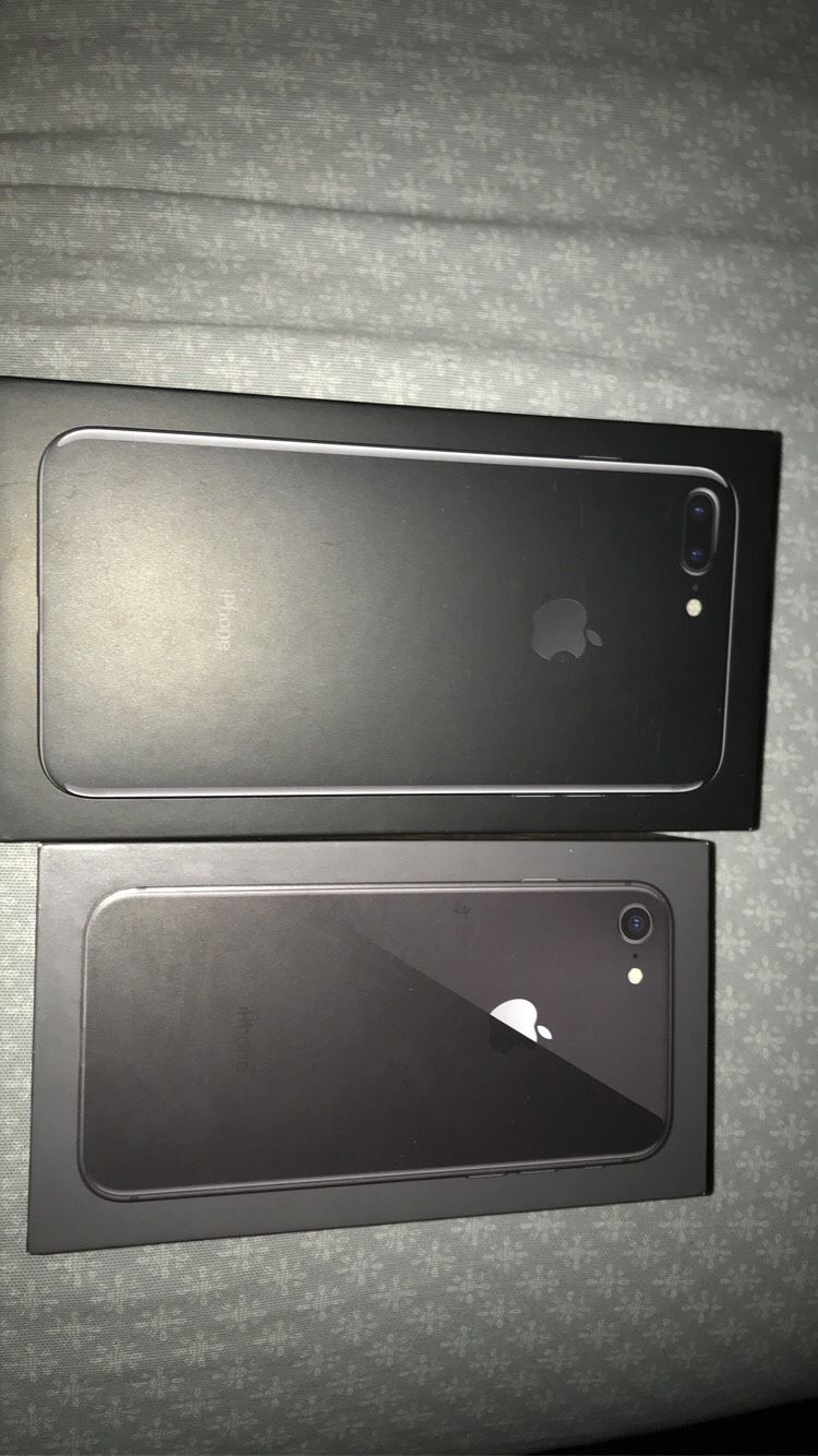 IPhone 7 Plus And 8 Boxes