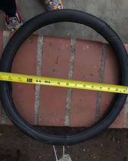 Steering wheel cover