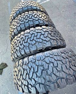 265/70/17 bffoodrich Selling a set of 4 tires in excellent condition 🫡