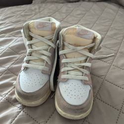 Kids Nike Sneaker Size 8C