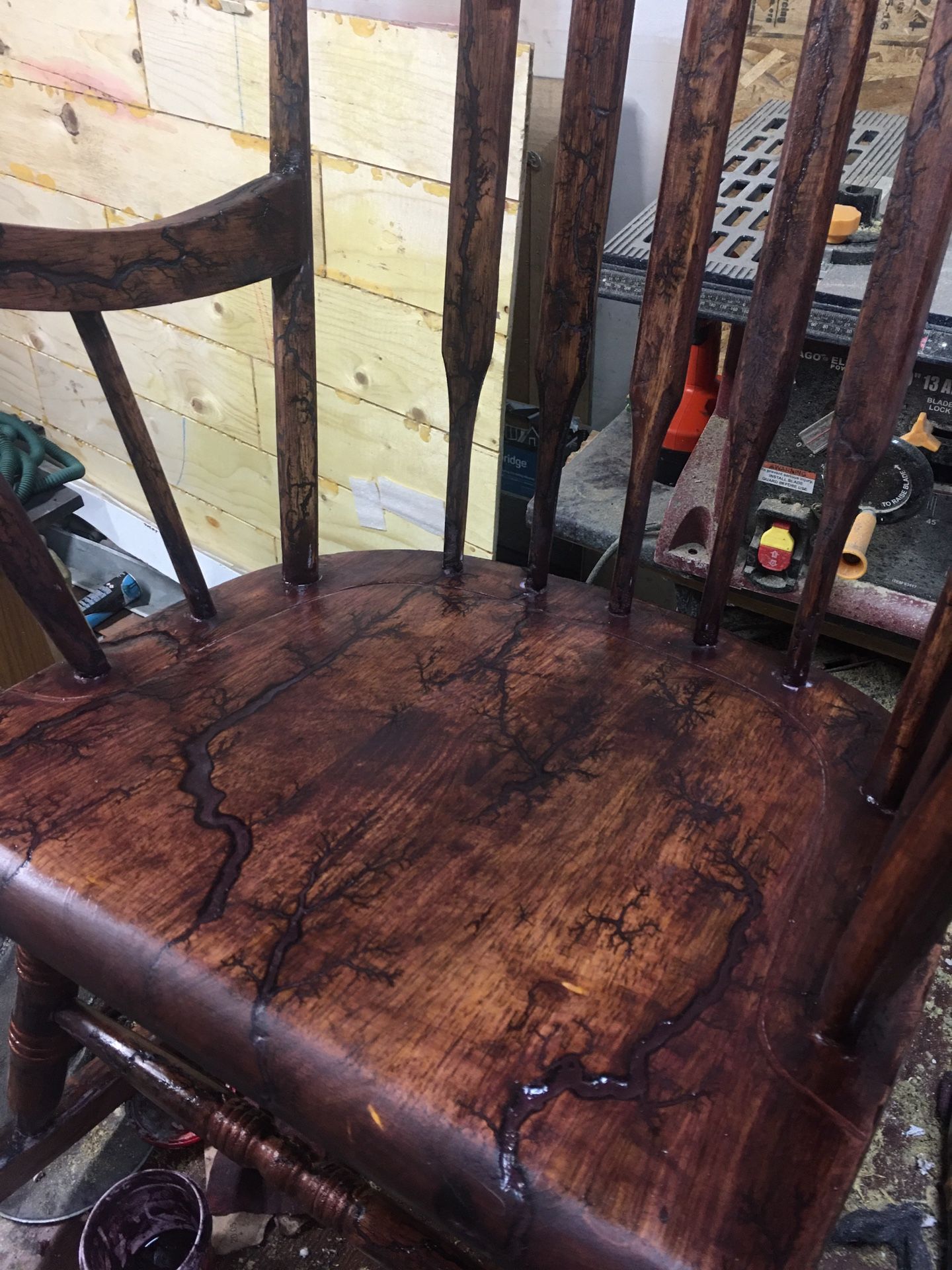 Rocking Chair Elec. Art